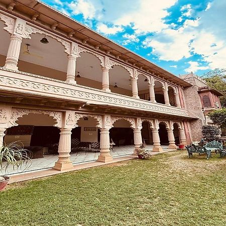 Hotel Karan Villas Кота Екстериор снимка