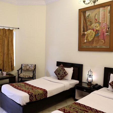 Hotel Karan Villas Кота Екстериор снимка