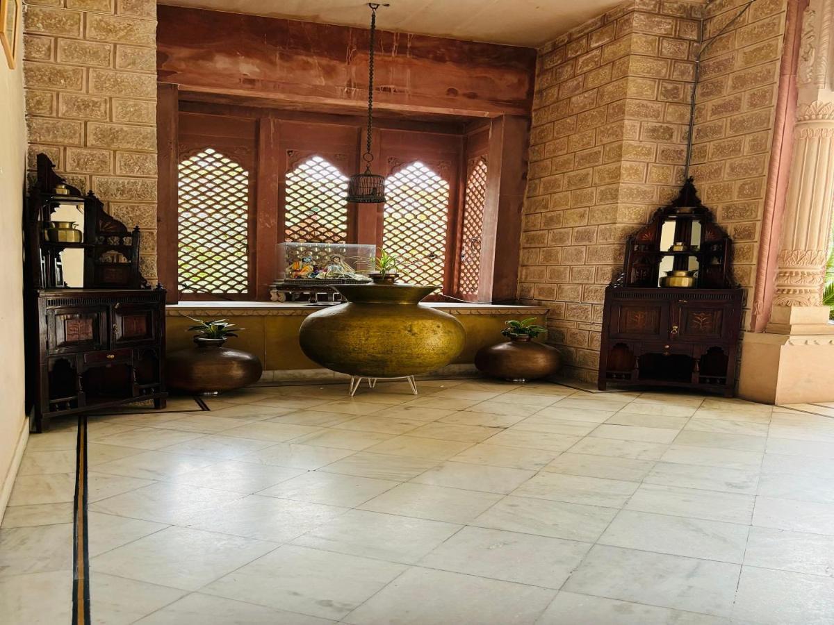 Hotel Karan Villas Кота Екстериор снимка