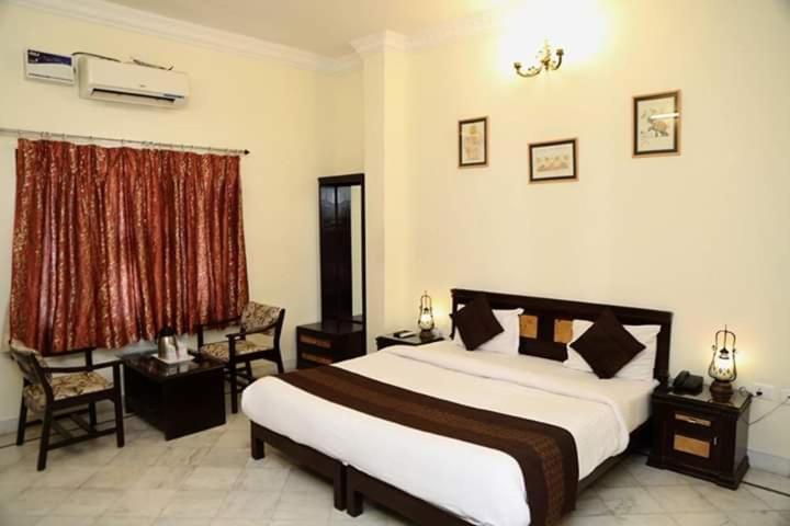 Hotel Karan Villas Кота Екстериор снимка