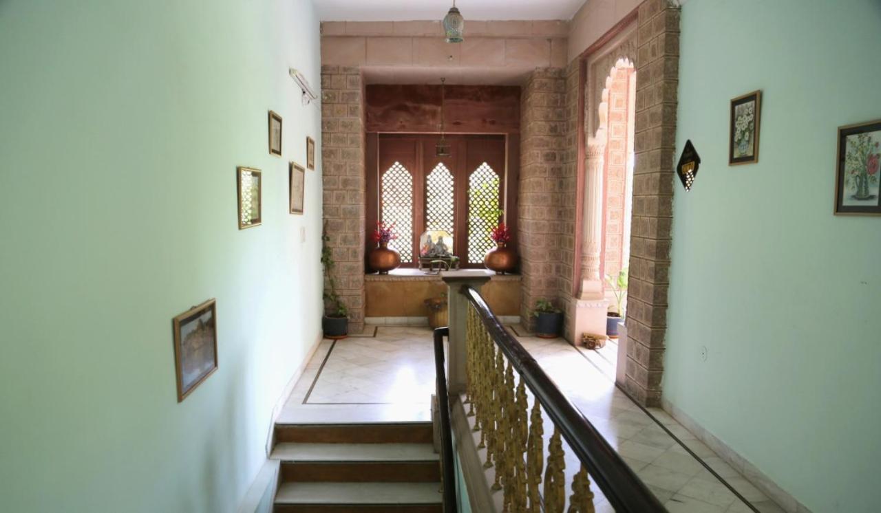 Hotel Karan Villas Кота Екстериор снимка