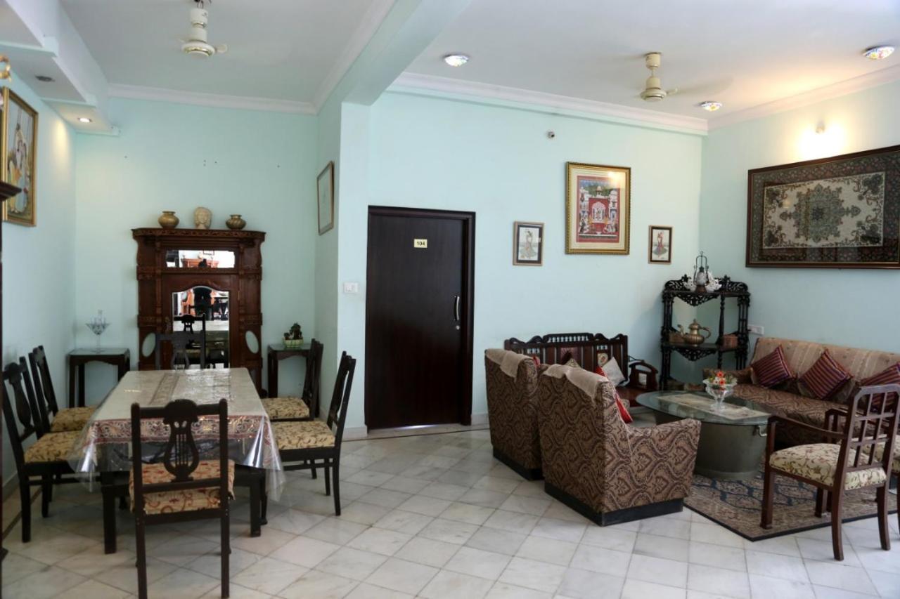 Hotel Karan Villas Кота Екстериор снимка