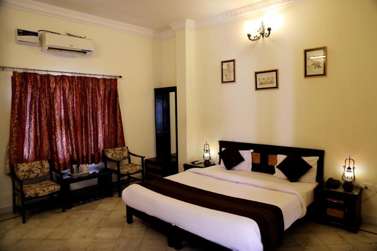 Hotel Karan Villas Кота Екстериор снимка