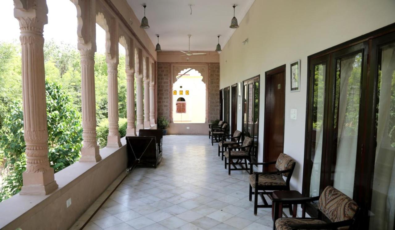 Hotel Karan Villas Кота Екстериор снимка