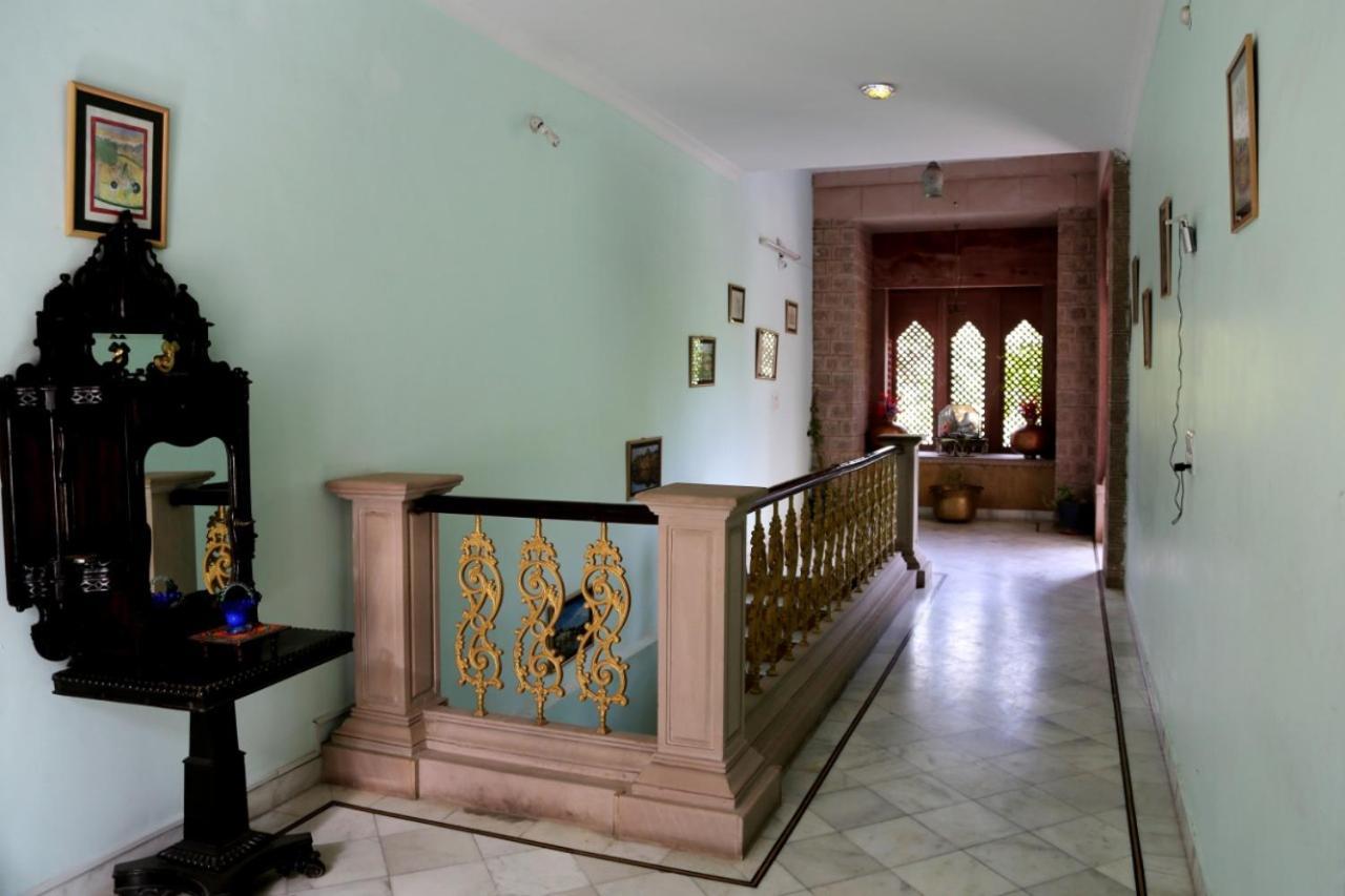 Hotel Karan Villas Кота Екстериор снимка