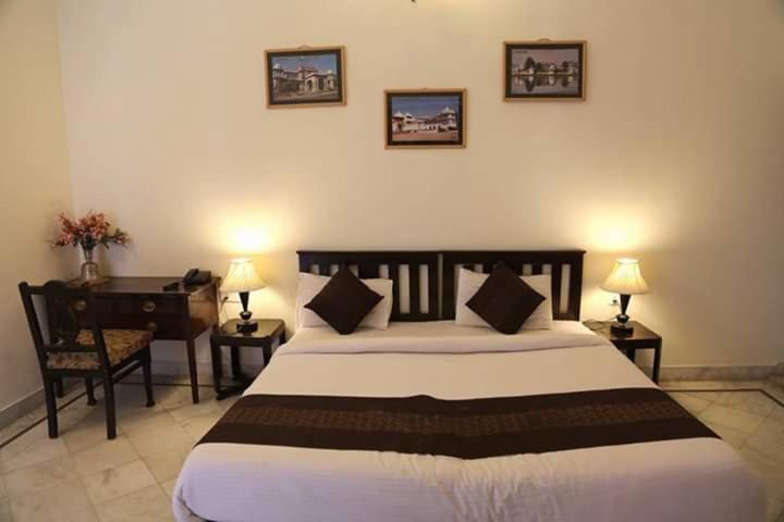 Hotel Karan Villas Кота Екстериор снимка